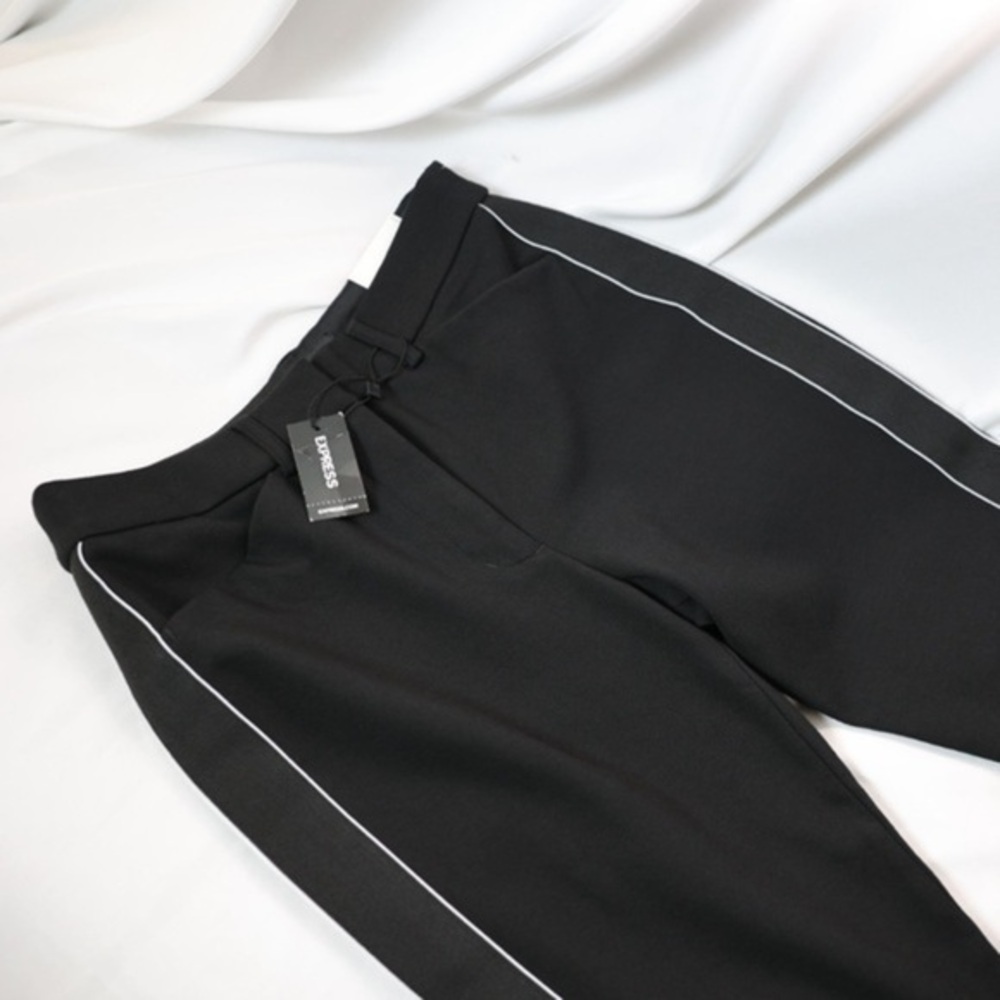 🅽🅴🆆 EXPRESS skinny high rise stretch+ women’s size 4S/4C, black white stripe
